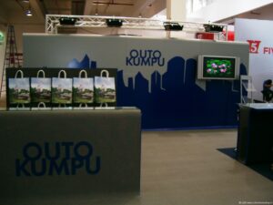 Dubai - Outo Kumpu